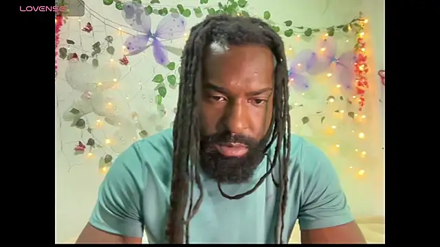 GuapoLivee online show from May 2, 1:10 am