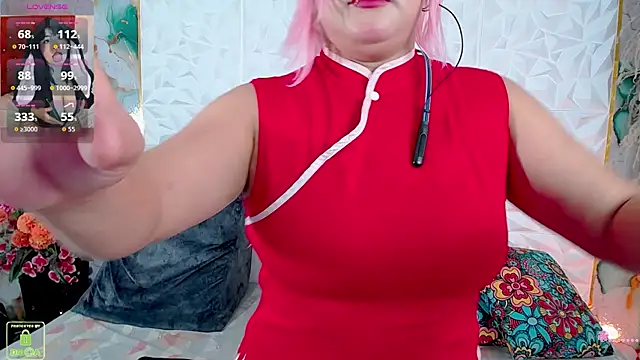Snapshot of Azumi_Cosplay_ chatting on July 24, 1:58 am Azumi Cosplay online show from July 24, 1:58 am