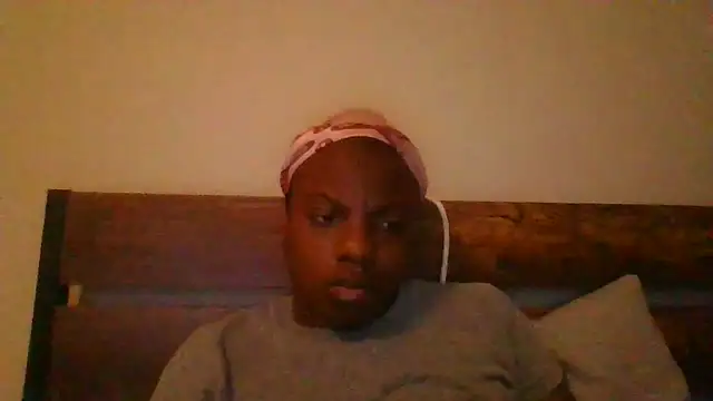 Snapshot of princesselizabeth chatting on July 3, 12:17 am princesselizabeth online show from July 3, 12:17 am