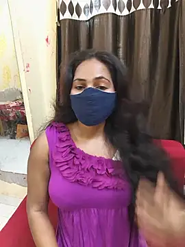 Snapshot of Roji_bha chatting on July 6, 4:09 am Roji bha online show from July 6, 4:09 am
