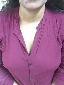 Snapshot of Roji_bha chatting on July 28, 4:19 am Roji bha online show from July 28, 4:19 am