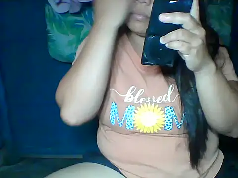 MommyKaye30 online show from June 4, 8:20 am