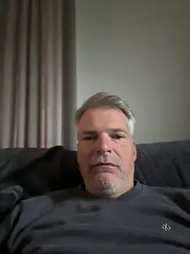 Snapshot of Thor-82 chatting on May 11, 5:35 am Thor-82 online show from May 11, 5:35 am