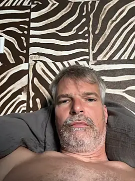 Snapshot of Thor-82 chatting on June 20, 6:16 am Thor-82 online show from June 20, 6:16 am