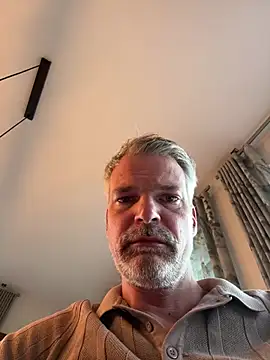 Snapshot of Thor-82 chatting on June 29, 5:25 am Thor-82 online show from June 29, 5:25 am
