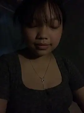 Snapshot of Cham-py chatting on May 3, 2:12 pm Cham-py online show from May 3, 2:12 pm