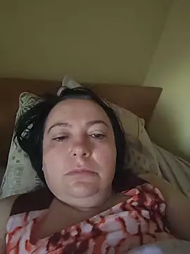 Snapshot of EmmaEmmy40 chatting on June 14, 3:52 am EmmaEmmy40 online show from June 14, 3:52 am
