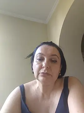 Snapshot of EmmaEmmy40 chatting on June 26, 3:27 pm EmmaEmmy40 online show from June 26, 3:27 pm