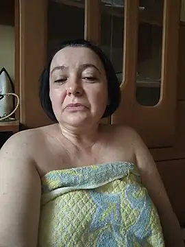 Snapshot of EmmaEmmy40 chatting on June 30, 4:41 pm EmmaEmmy40 online show from June 30, 4:41 pm