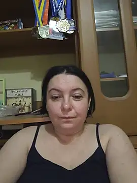 Snapshot of EmmaEmmy40 chatting on July 1, 6:40 pm EmmaEmmy40 online show from July 1, 6:40 pm