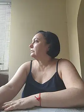 Snapshot of EmmaEmmy40 chatting on July 2, 4:02 pm EmmaEmmy40 online show from July 2, 4:02 pm