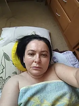 Snapshot of EmmaEmmy40 chatting on July 6, 2:14 pm EmmaEmmy40 online show from July 6, 2:14 pm