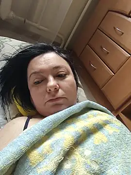 Snapshot of EmmaEmmy40 chatting on July 7, 4:04 am EmmaEmmy40 online show from July 7, 4:04 am