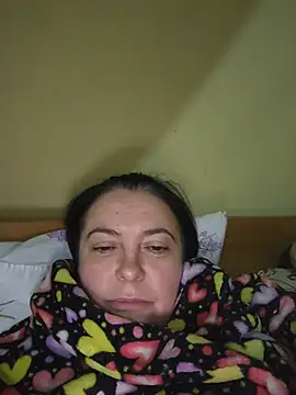 Snapshot of EmmaEmmy40 chatting on July 13, 6:11 pm EmmaEmmy40 online show from July 13, 6:11 pm