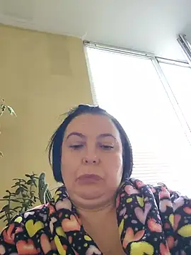 Snapshot of EmmaEmmy40 chatting on July 14, 4:34 pm EmmaEmmy40 online show from July 14, 4:34 pm
