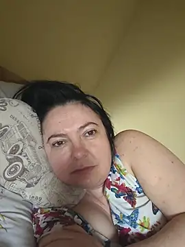 Snapshot of EmmaEmmy40 chatting on July 16, 3:56 am EmmaEmmy40 online show from July 16, 3:56 am