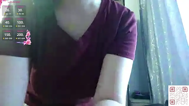 Snapshot of RebelDesiree chatting on June 16, 8:17 am RebelDesiree online show from June 16, 8:17 am