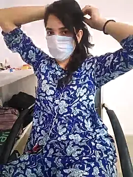 Snapshot of zoya_baby_ chatting on May 7, 9:14 am zoya baby online show from May 7, 9:14 am