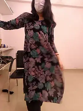 Snapshot of zoya_baby_ chatting on May 10, 6:29 am zoya baby online show from May 10, 6:29 am