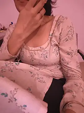 Snapshot of zoya_baby_ chatting on June 3, 2:33 pm zoya baby online show from June 3, 2:33 pm