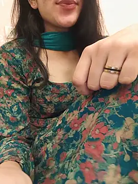 Snapshot of zoya_baby_ chatting on July 1, 4:07 pm zoya baby online show from July 1, 4:07 pm