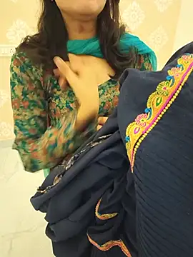 Snapshot of zoya_baby_ chatting on August 6, 3:30 am zoya baby online show from August 6, 3:30 am