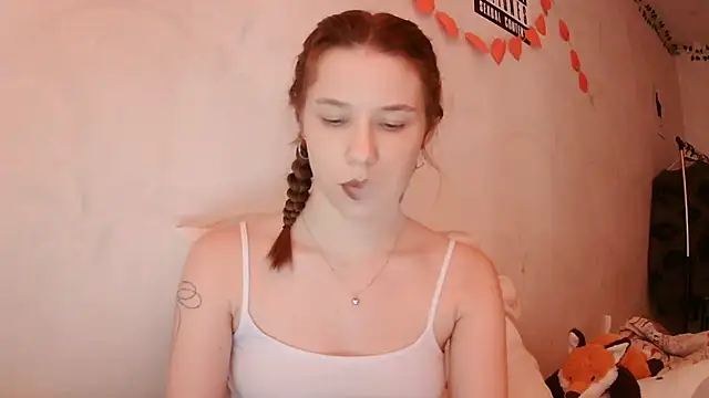 Snapshot of PollyStix chatting on July 2, 2:01 pm PollyStix online show from July 2, 2:01 pm