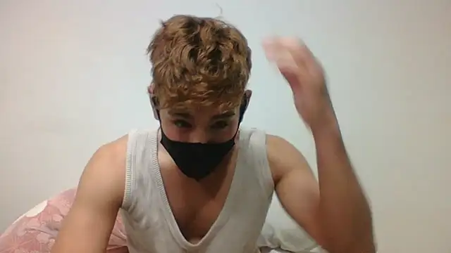 Snapshot of Mart00japan chatting on July 30, 12:37 pm Mart00japan online show from July 30, 12:37 pm