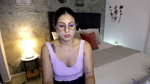 Snapshot of isa_cruzx chatting on May 12, 11:24 pm isa cruzx online show from May 12, 11:24 pm