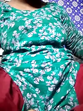 Snapshot of indian-couple9 chatting on June 3, 6:13 pm indian-couple9 online show from June 3, 6:13 pm