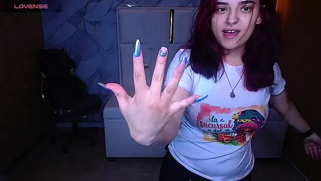 Snapshot of sweet_sky_tf chatting on August 5, 7:49 pm sweet sky tf online show from August 5, 7:49 pm