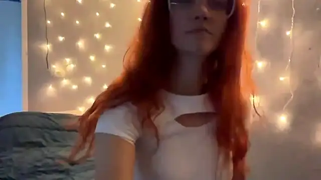 Snapshot of silvia998 chatting on July 14, 8:41 am silvia998 online show from July 14, 8:41 am