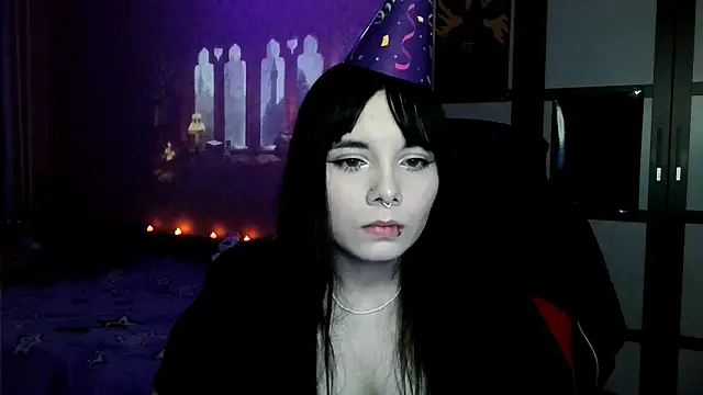 gothicq online show from June 2, 6:10 pm
