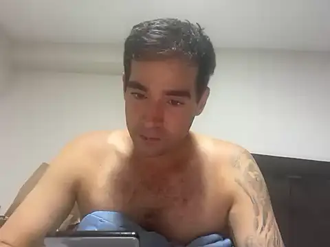 andresperu111 online show from May 4, 1:34 am