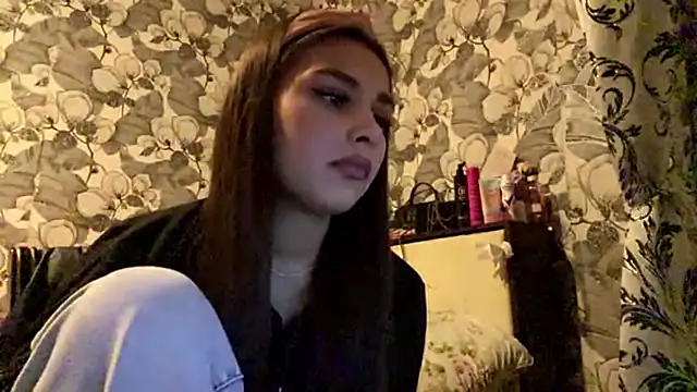 Ariel Jas online show from May 7, 11:48 am