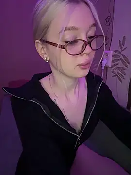Velvet Doll  online show from May 29, 4:54 am