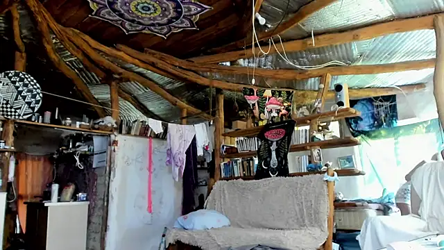 Snapshot of wildforestmuse_ chatting on July 1, 5:31 am wildforestmuse online show from July 1, 5:31 am