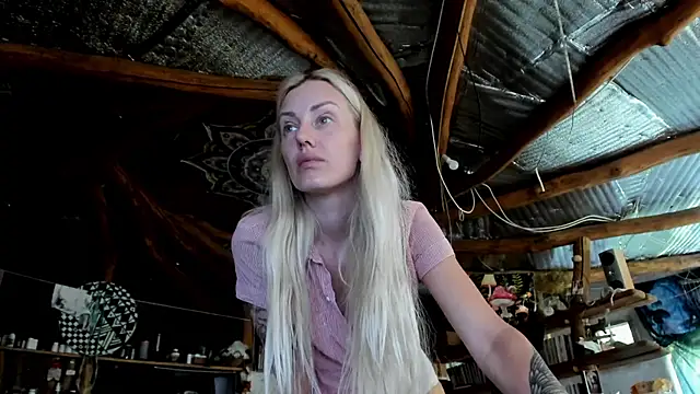 Snapshot of wildforestmuse_ chatting on July 7, 5:54 am wildforestmuse online show from July 7, 5:54 am