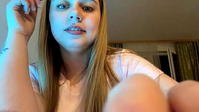 Melarose85 online show from May 4, 9:55 pm