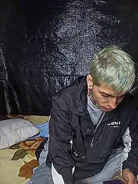 demoni0802 online show from July 1, 4:14 am