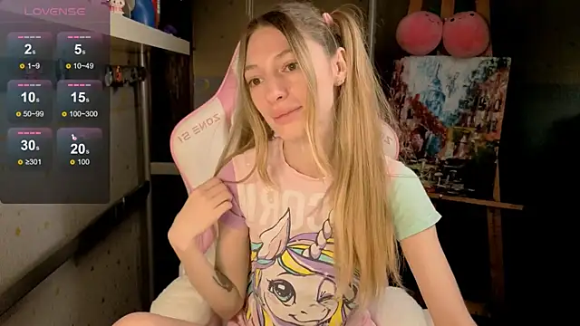 MiaMooonn online show from May 23, 5:28 pm