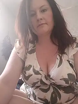 titsandtoesuk online show from June 25, 8:30 am
