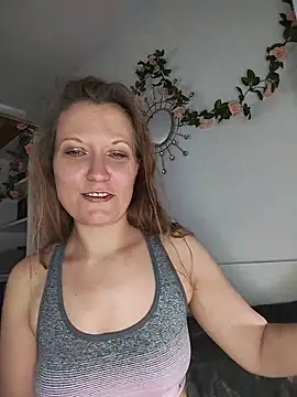 Candy Cougar online show from June 20, 7:00 am
