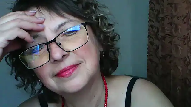 Snapshot of ElizabethGorden chatting on June 5, 11:05 am ElizabethGorden online show from June 5, 11:05 am