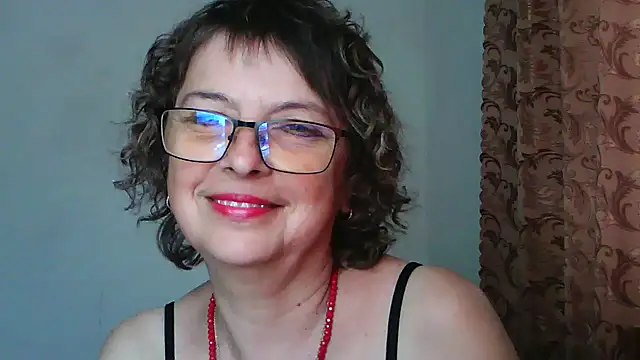 Snapshot of ElizabethGorden chatting on June 6, 11:59 am ElizabethGorden online show from June 6, 11:59 am