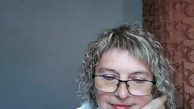 Snapshot of ElizabethGorden chatting on June 18, 1:26 pm ElizabethGorden online show from June 18, 1:26 pm