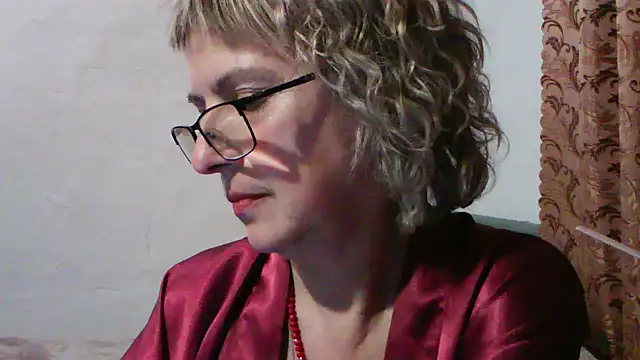 Snapshot of ElizabethGorden chatting on June 20, 7:16 pm ElizabethGorden online show from June 20, 7:16 pm