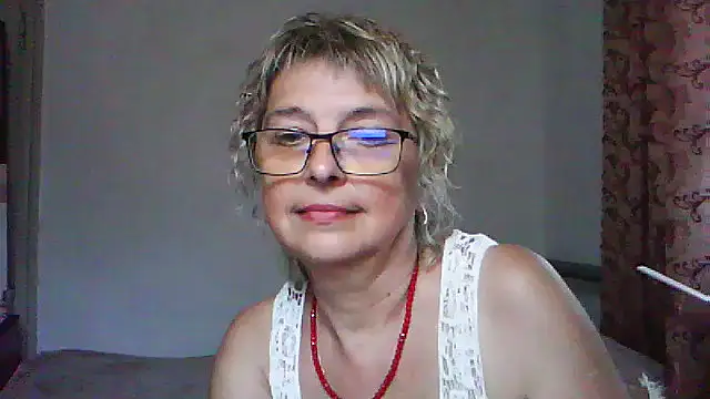 Snapshot of ElizabethGorden chatting on June 30, 6:42 pm ElizabethGorden online show from June 30, 6:42 pm