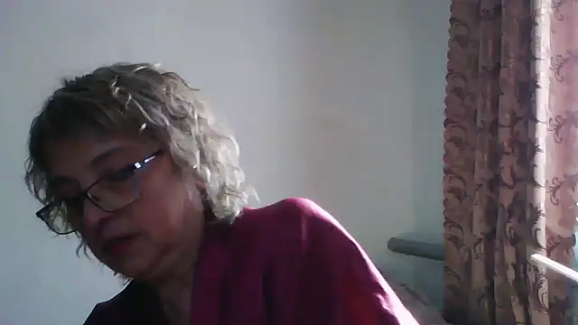 Snapshot of ElizabethGorden chatting on July 11, 5:54 am ElizabethGorden online show from July 11, 5:54 am