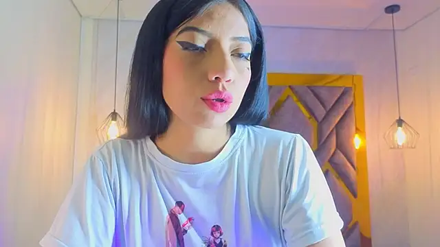 Snapshot of Ey_Im_simone_ chatting on May 15, 12:01 pm Ey Im simone online show from May 15, 12:01 pm
